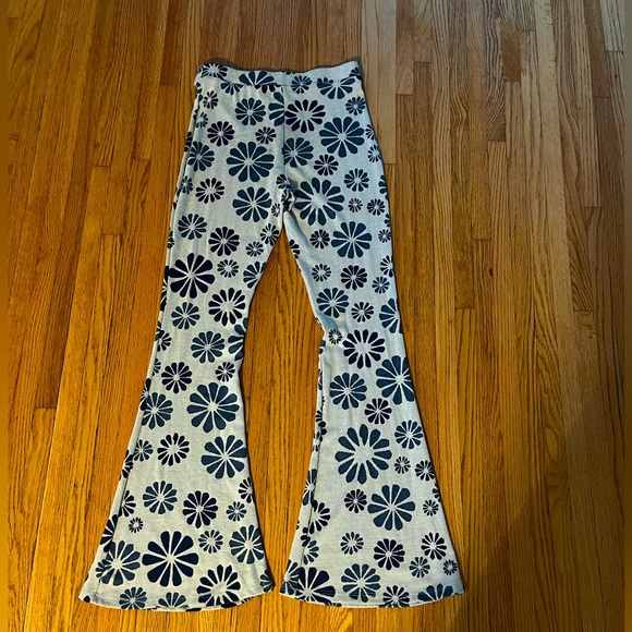 Altar’d State Floral Pants - Size M - Picture 1 of 3